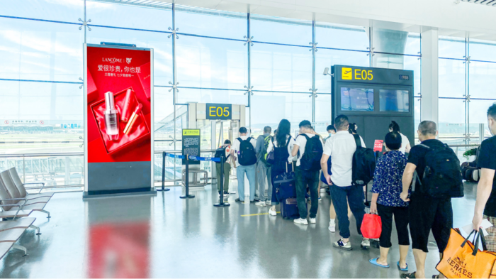 重庆机场广告，重庆江北机场广告，机场广告，机场广告公司，机场广告牌，机场灯箱广告，机场LED广告，